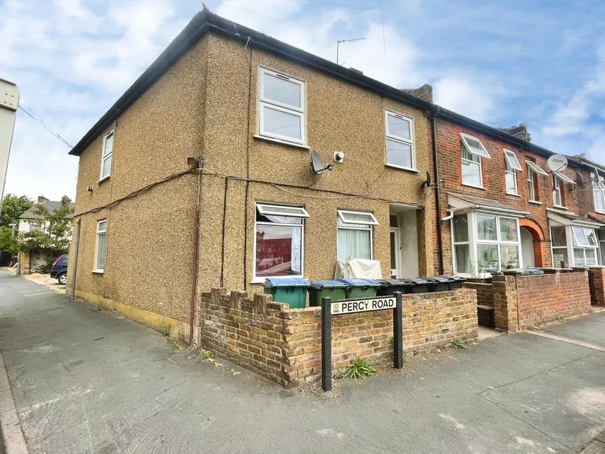 2 bed flat for sale — Percy Road, Watford, Hertfordshire, WD18
