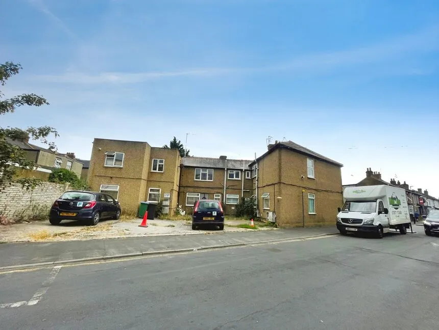 Percy Road, Watford, Hertfordshire, WD18, photo 8