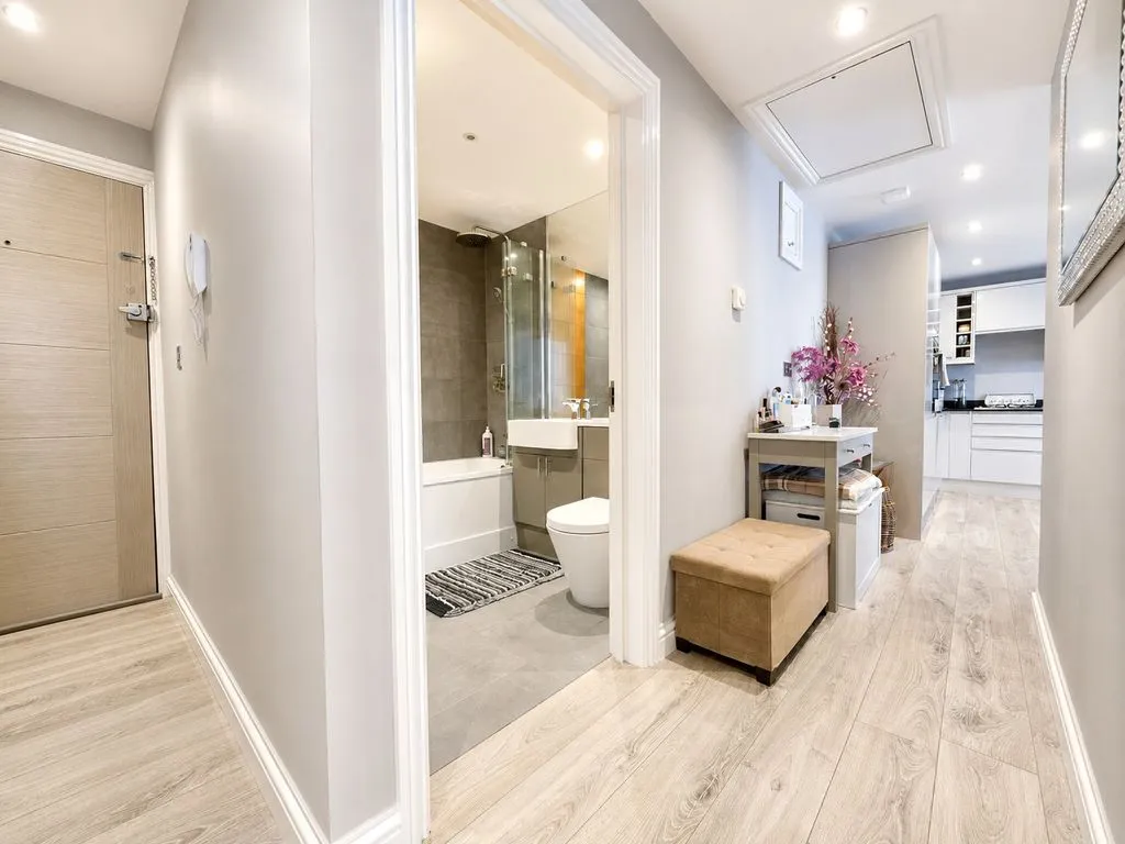 Jackson Court Hazlemere, High Wycombe, HP15, photo 6