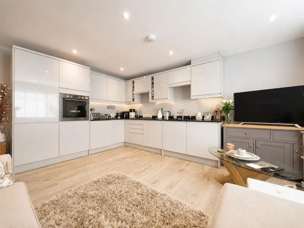 Jackson Court Hazlemere, High Wycombe, HP15, photo 3