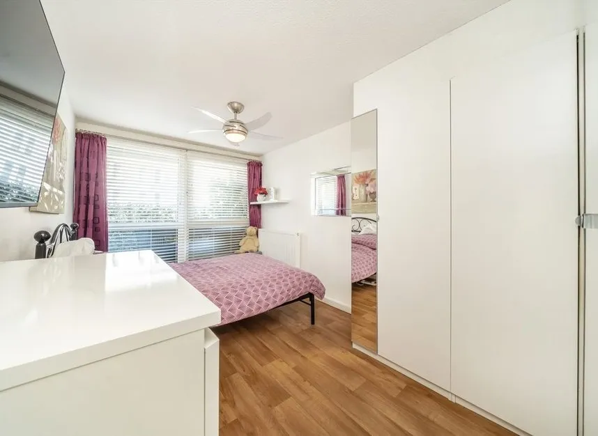 Queens Crescent, Kentish Town, NW5, photo 2