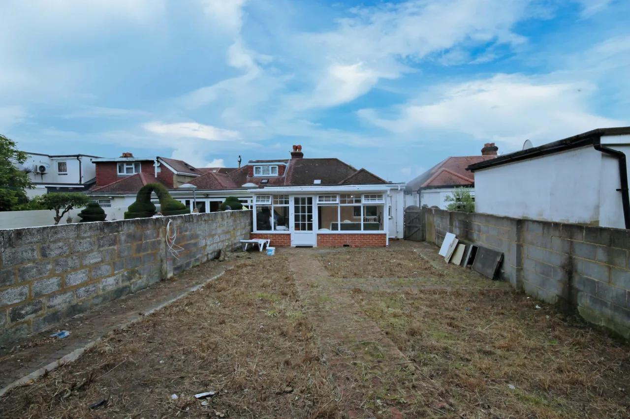 Oakfield Gardens, Greenford, UB6, photo 3