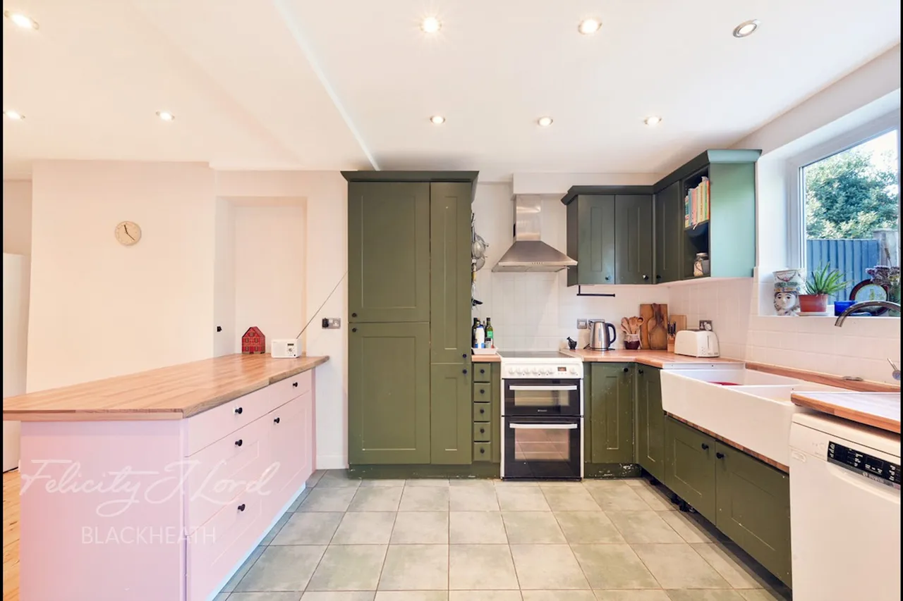 Macoma Terrace, Plumstead, photo 2