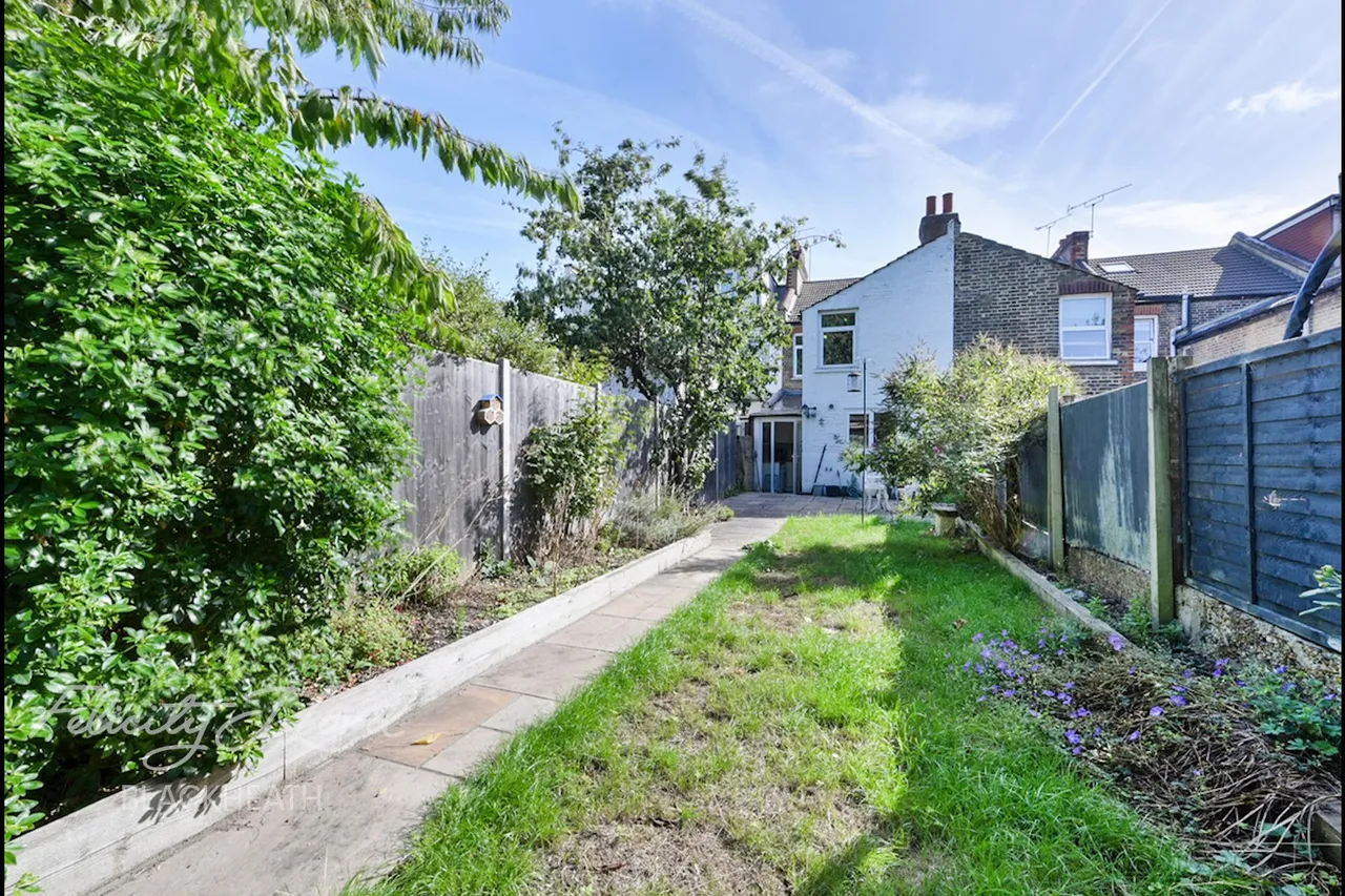 Macoma Terrace, Plumstead, photo 15
