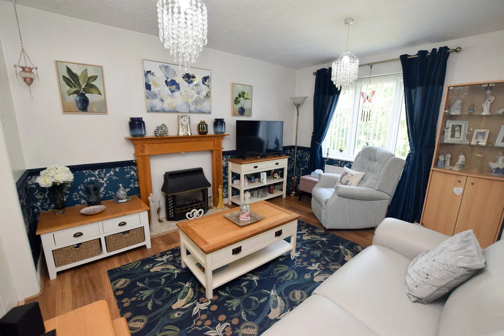 Suffolk Way, Horsehay, TF4, photo 2