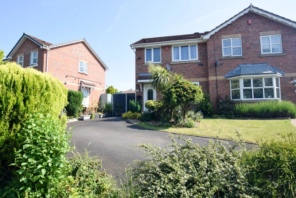 Suffolk Way, Horsehay, TF4, photo 5