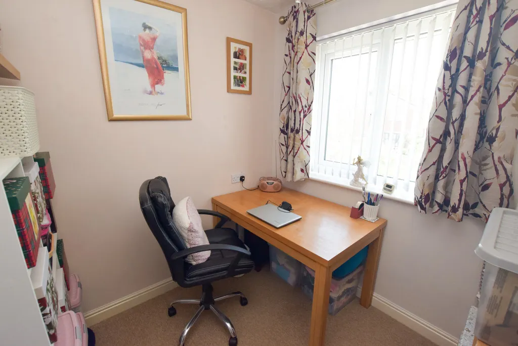 Suffolk Way, Horsehay, TF4, photo 14