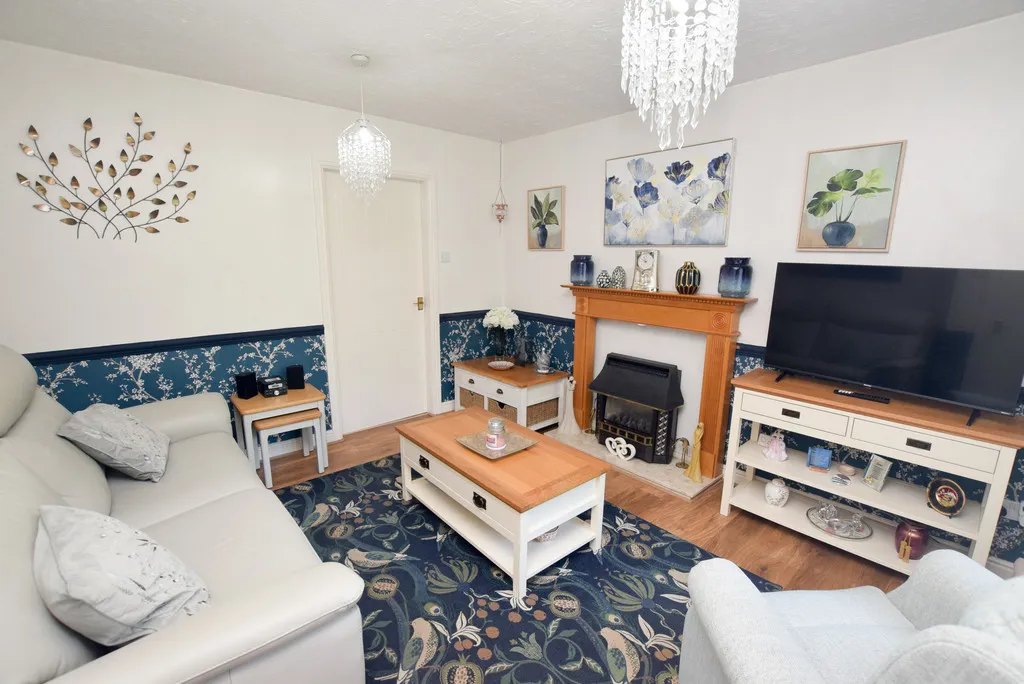Suffolk Way, Horsehay, TF4, photo 7