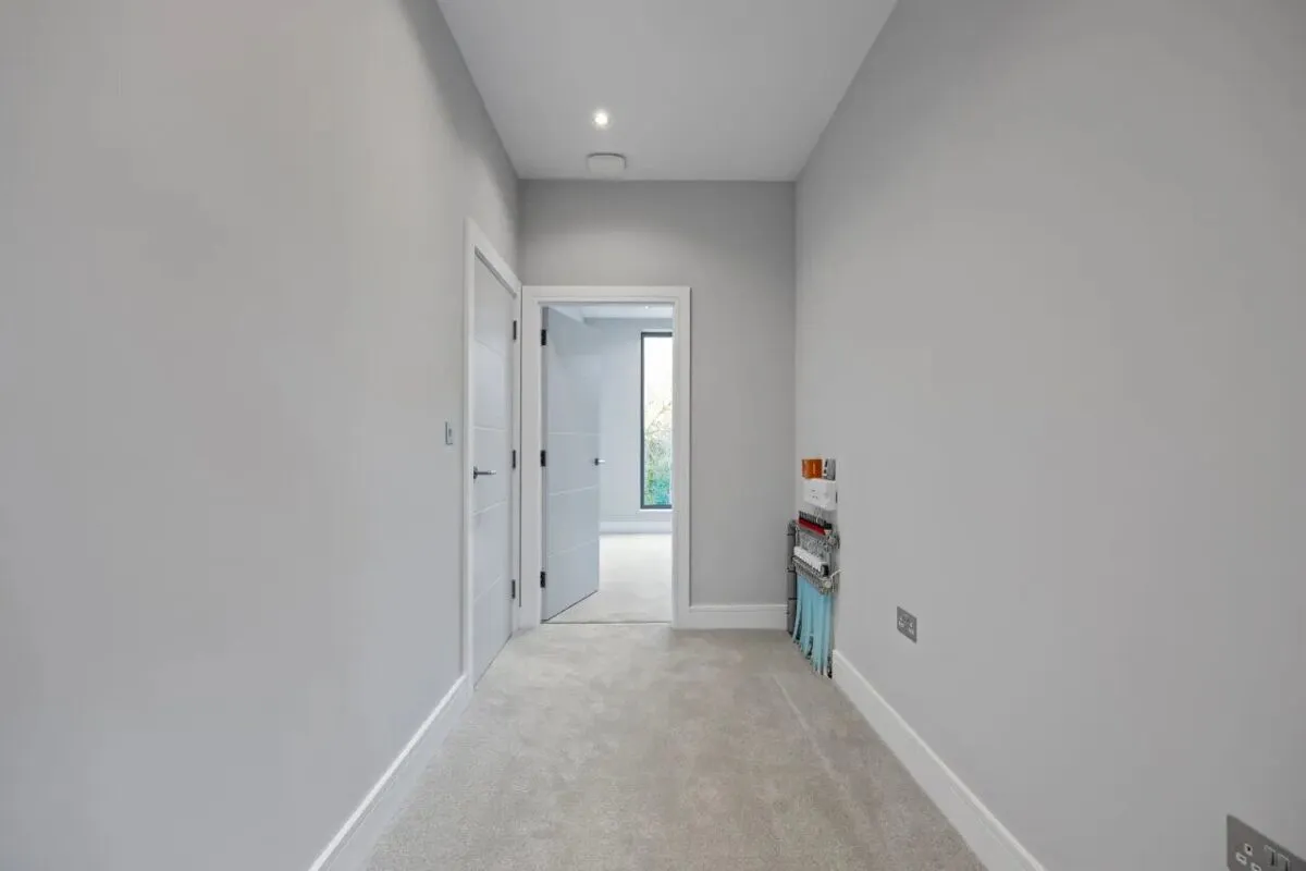 Glen Road, Cultra, BT18, photo 36
