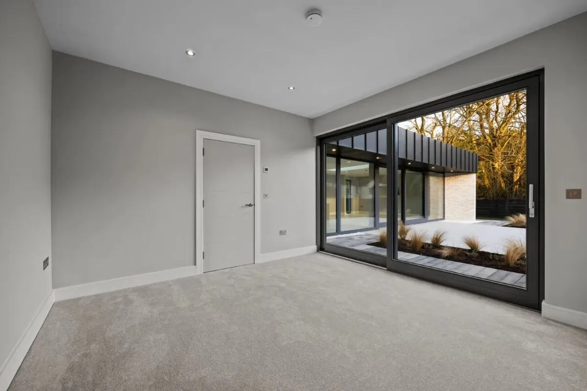Glen Road, Cultra, BT18, photo 19