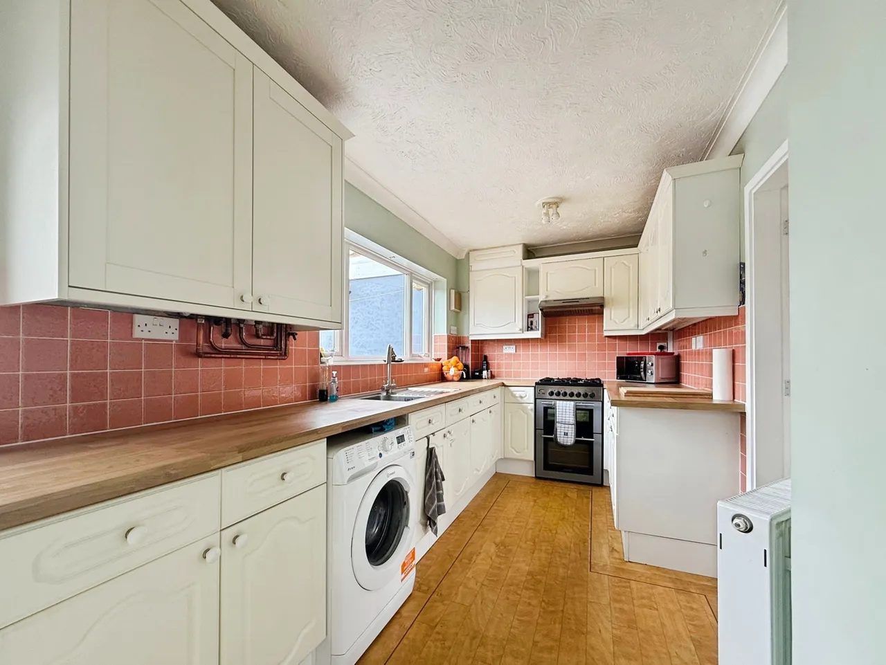 Merton Road, Basingstoke, Hampshire, RG21 5UB, photo 2