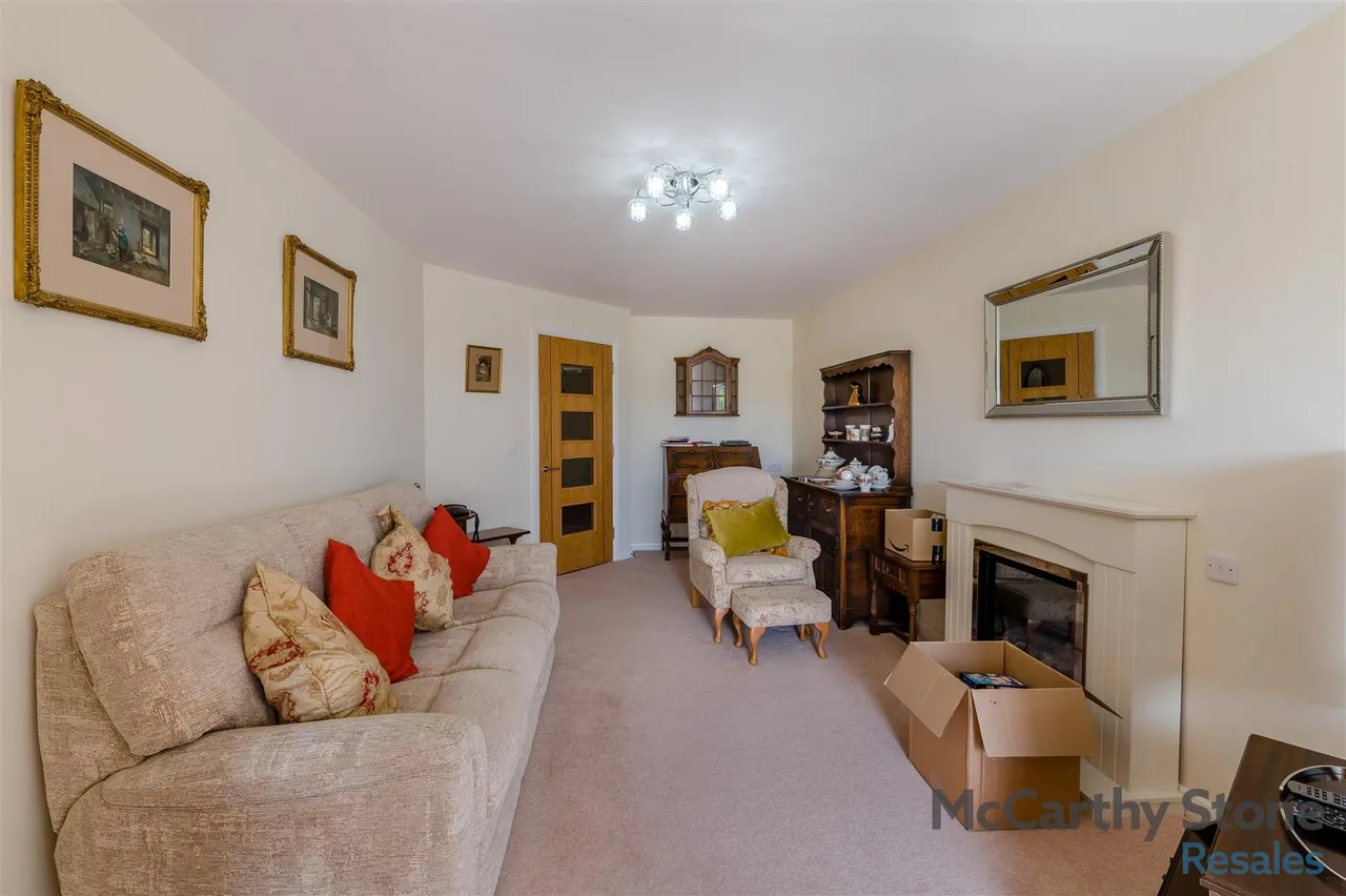 Squirrel Way, Shadwell, LS17, photo 7