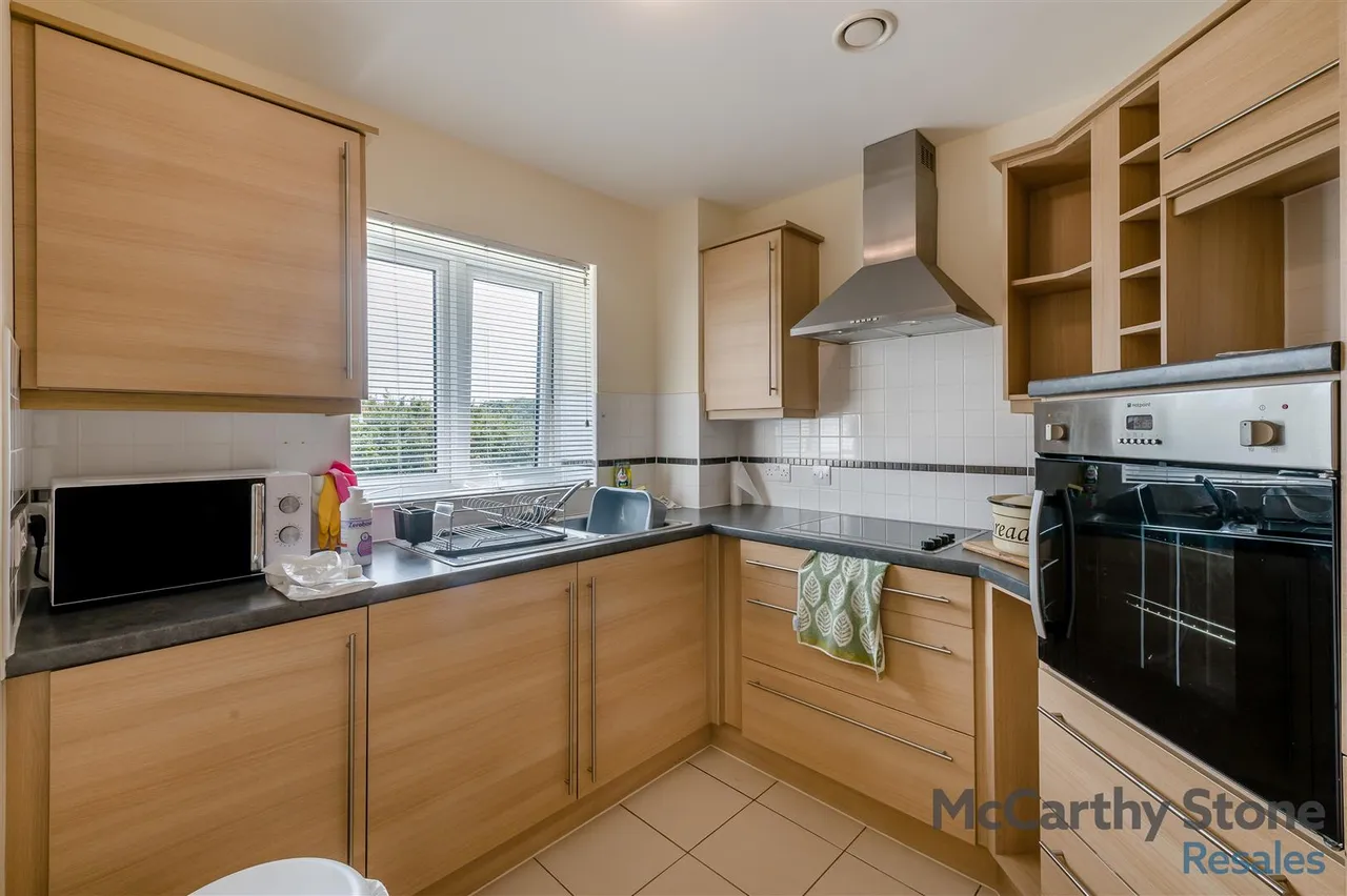 Squirrel Way, Shadwell, LS17, photo 9