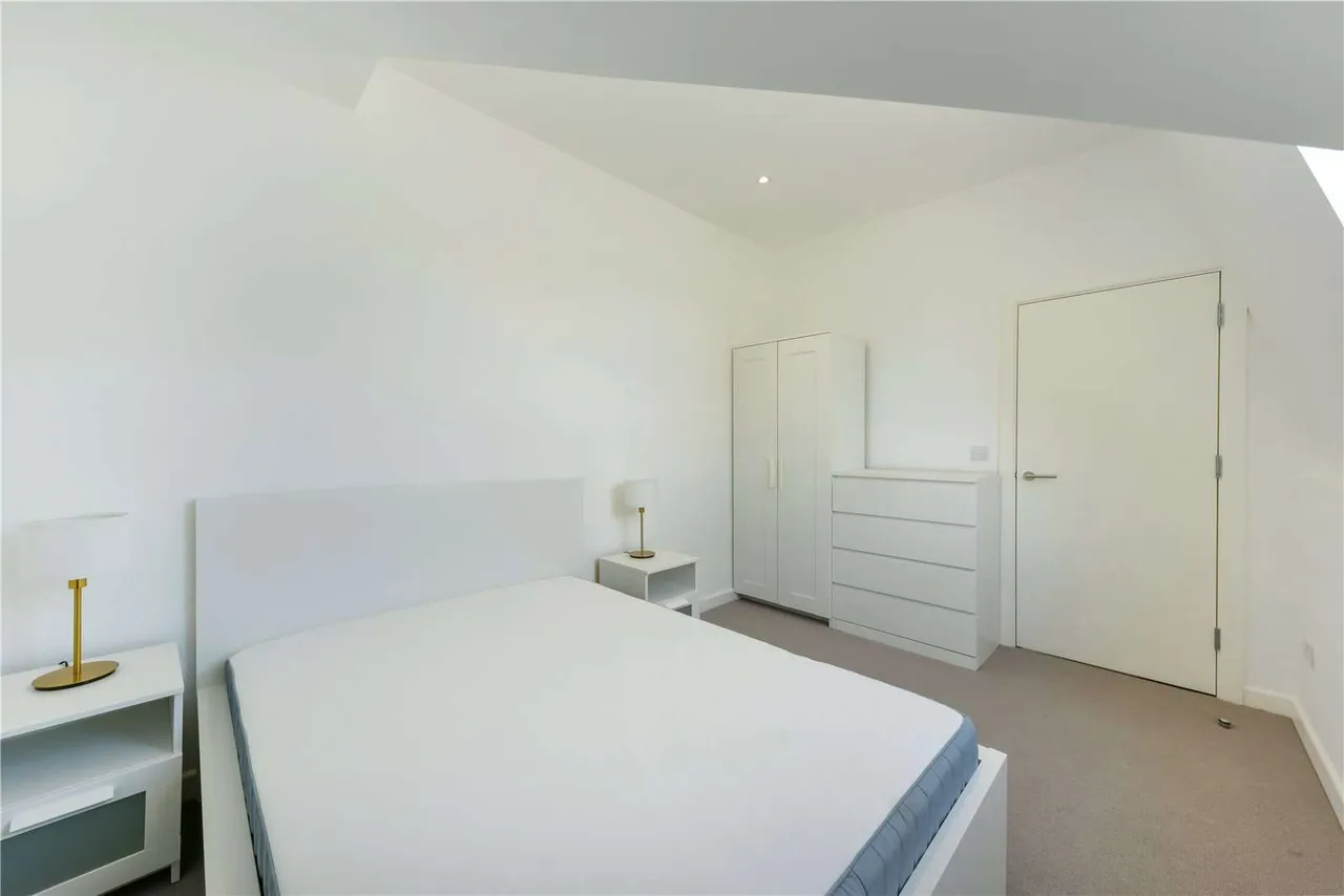 Battersea Park Road, London, SW11, photo 6