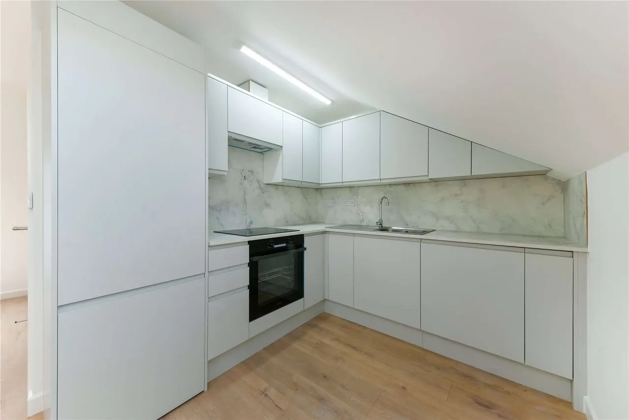 Battersea Park Road, London, SW11, photo 2