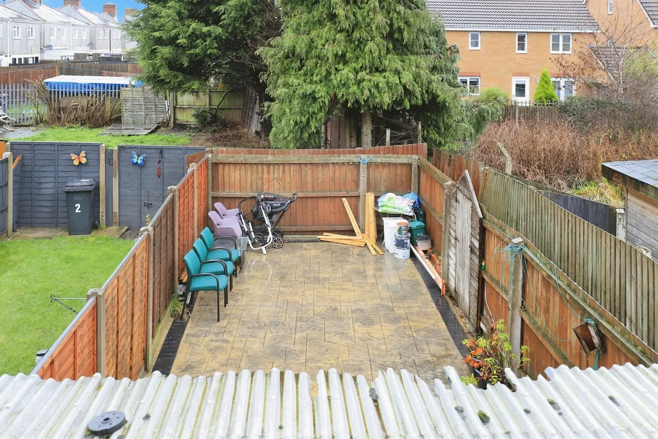 Barn Farm Close, Bilston, WV14, photo 13