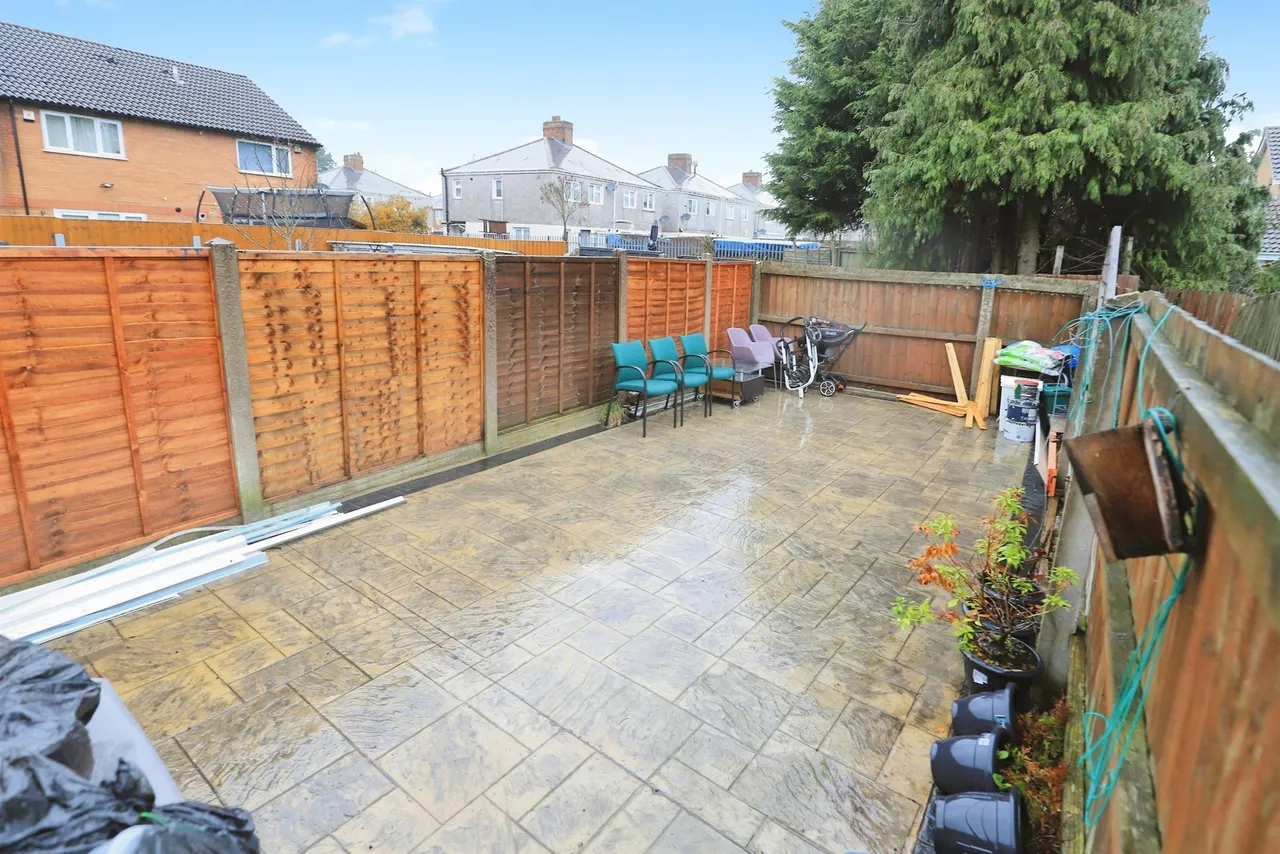 Barn Farm Close, Bilston, WV14, photo 14
