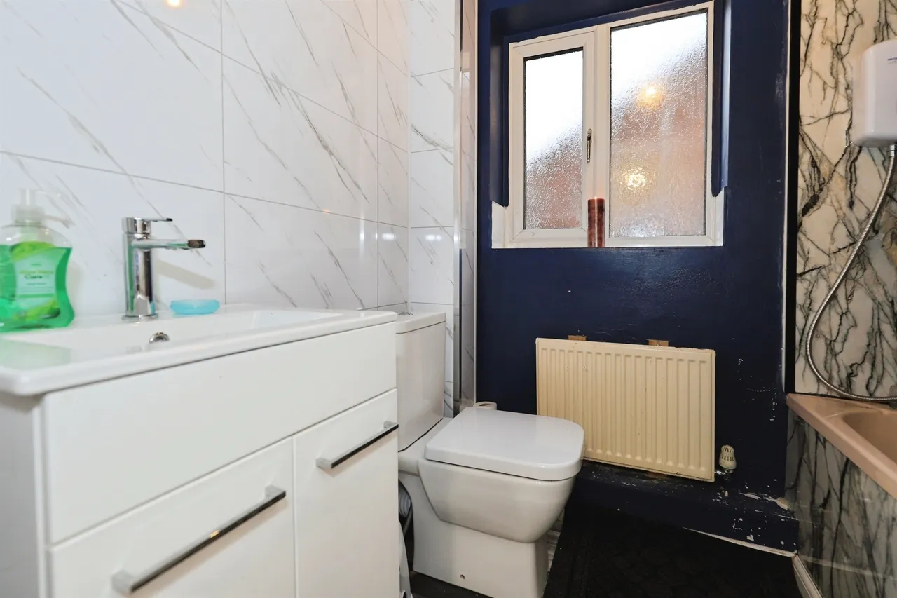 Barn Farm Close, Bilston, WV14, photo 11