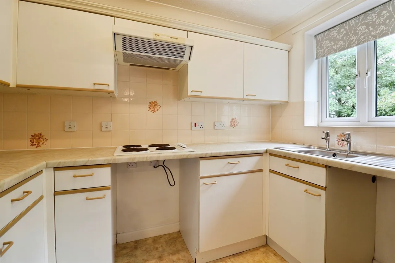 Velindre Road, Cardiff, CF14, photo 8