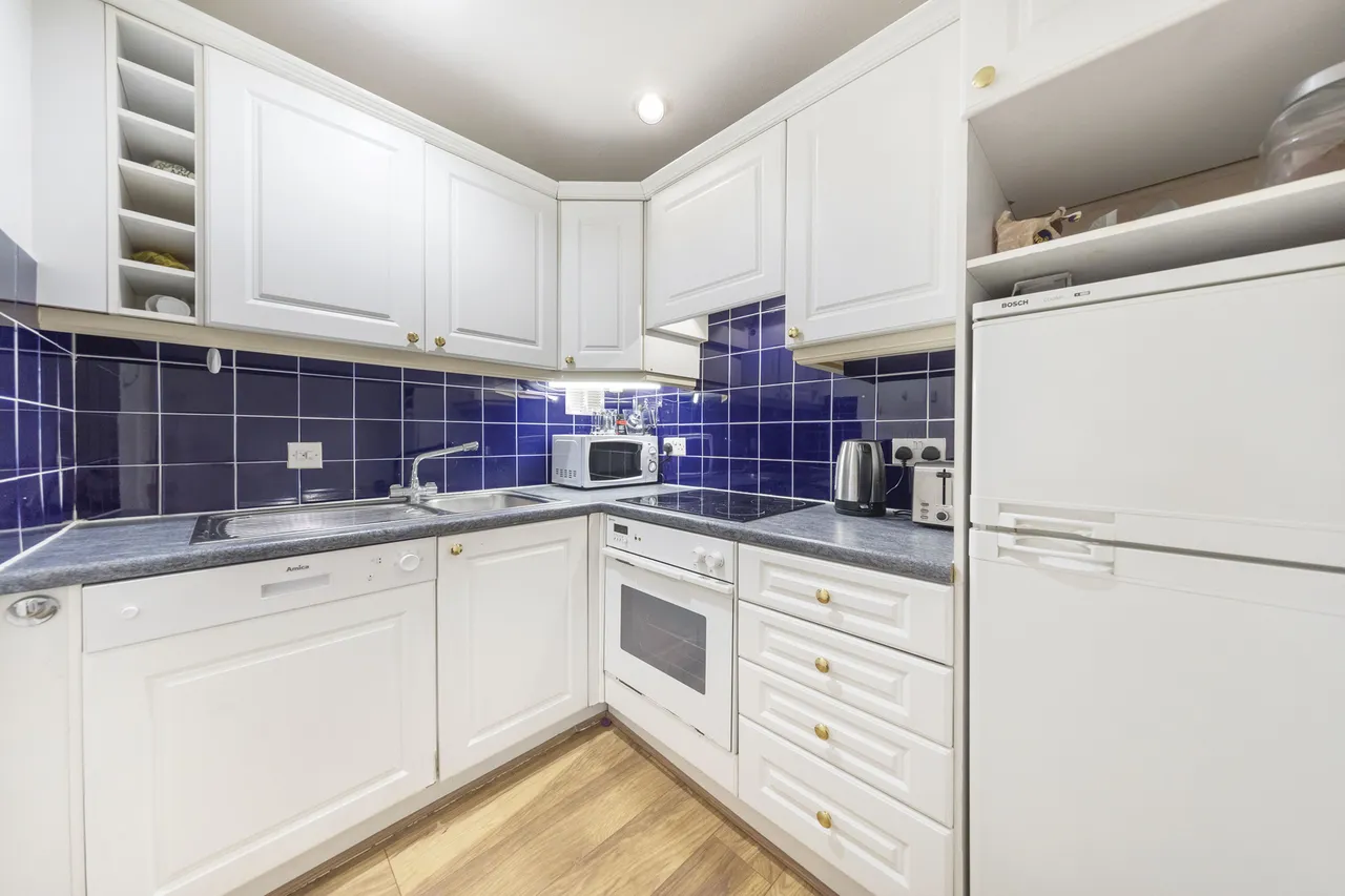 Flat 5, 8 Elvaston Place, London, photo 5