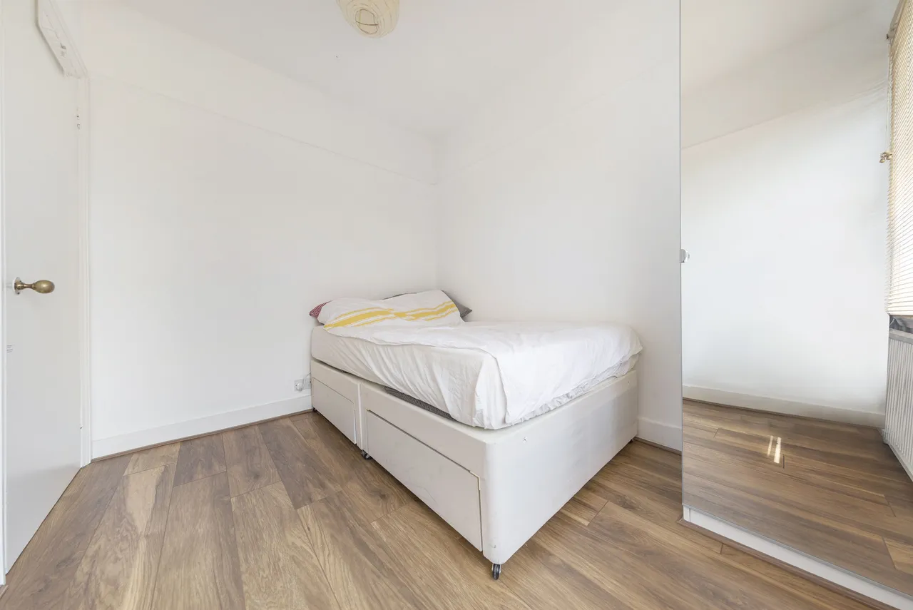 Flat 5, 8 Elvaston Place, London, photo 6