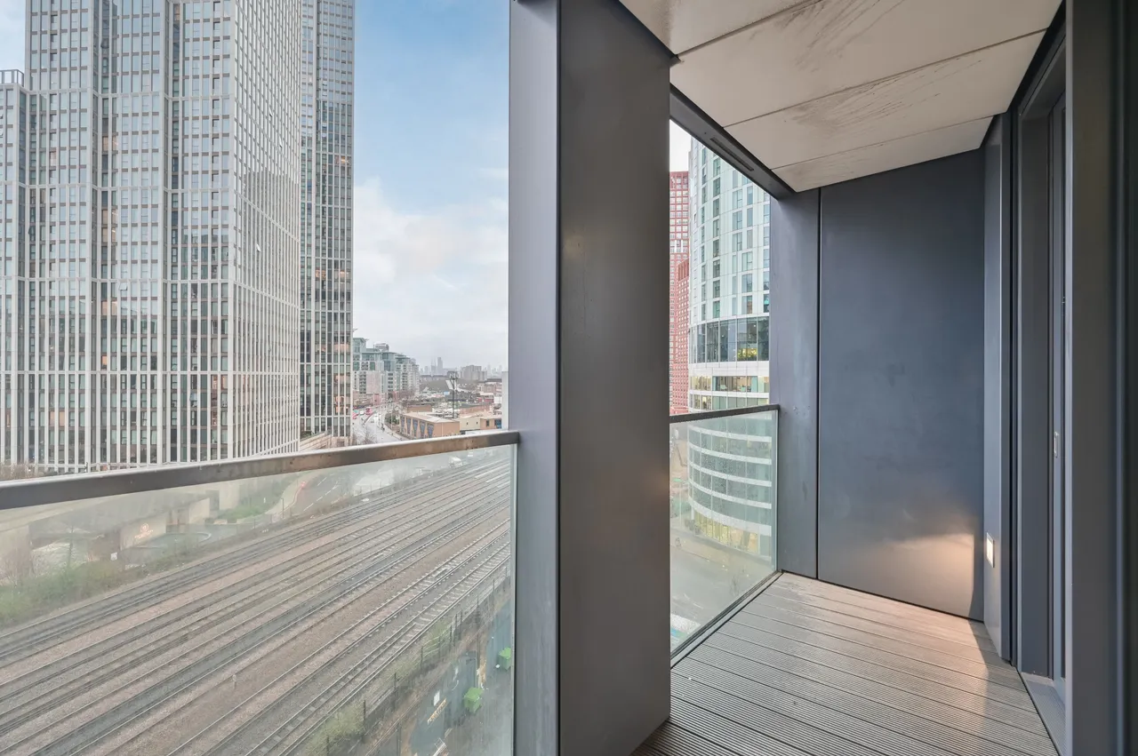 Flat 48, Gladwin Tower, 50 Wandsworth Road, London, photo 10