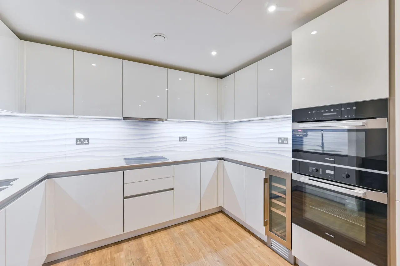Flat 48, Gladwin Tower, 50 Wandsworth Road, London, photo 11