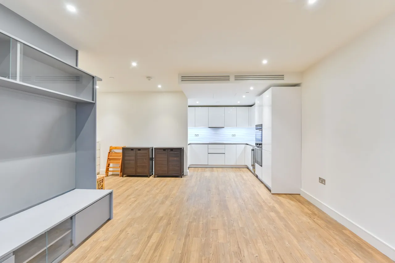 Flat 48, Gladwin Tower, 50 Wandsworth Road, London, photo 9