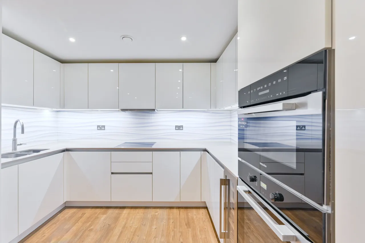 Flat 48, Gladwin Tower, 50 Wandsworth Road, London, photo 12
