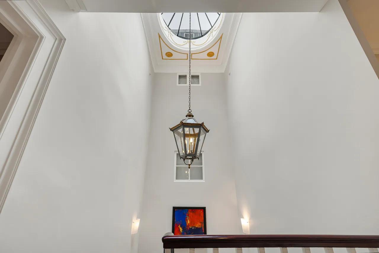 Langham Street, Marylebone, London, photo 11