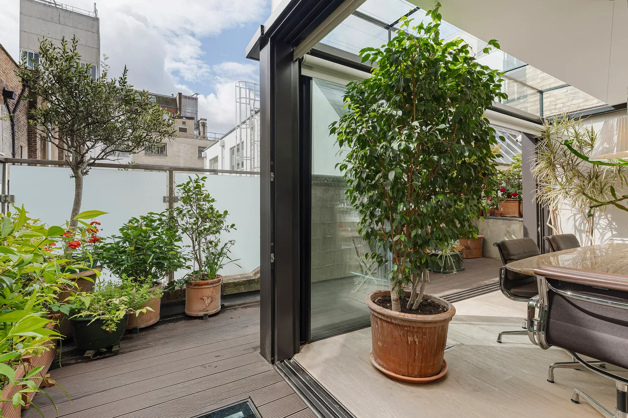 Langham Street, Marylebone, London, photo 4