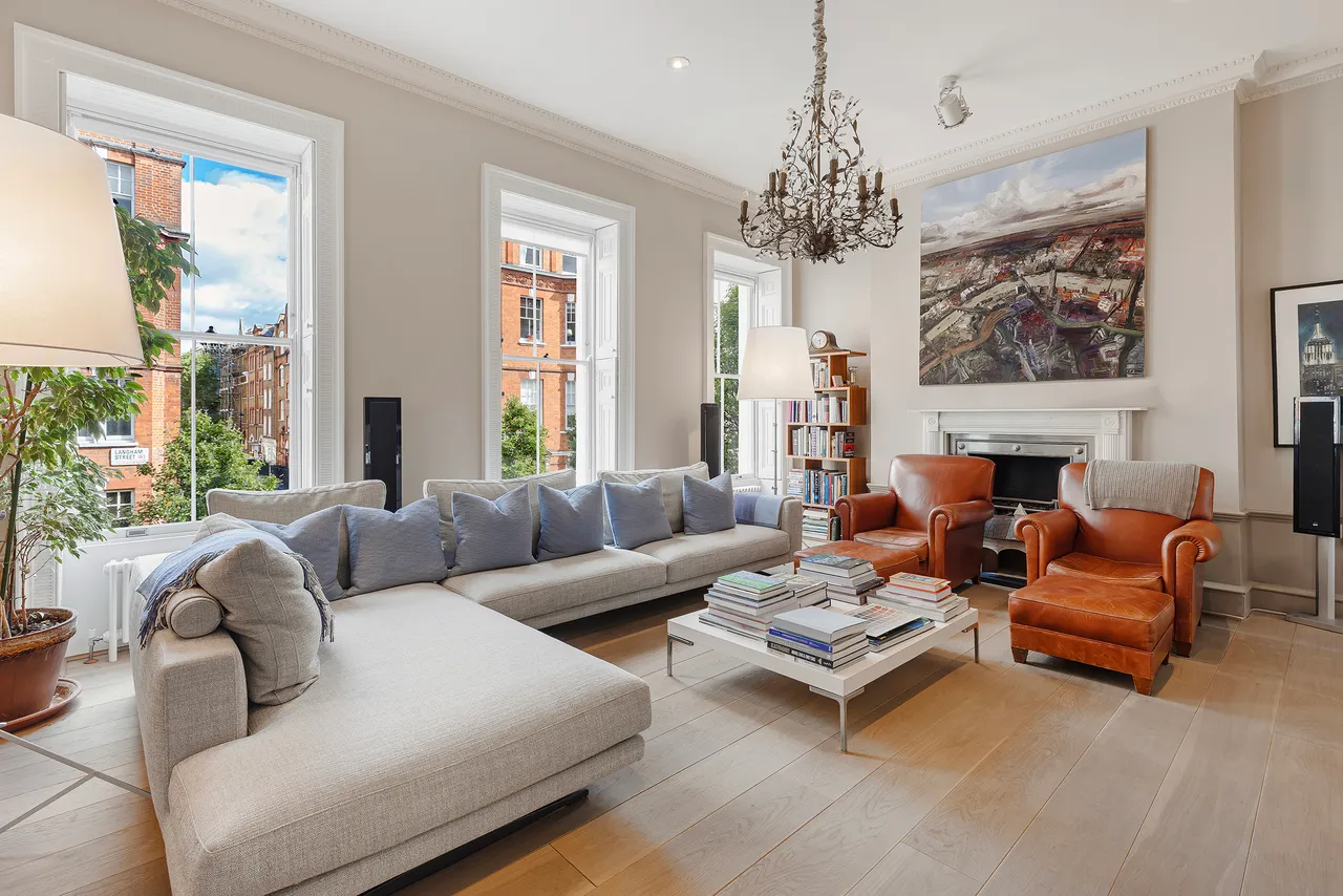 Langham Street, Marylebone, London, photo 2