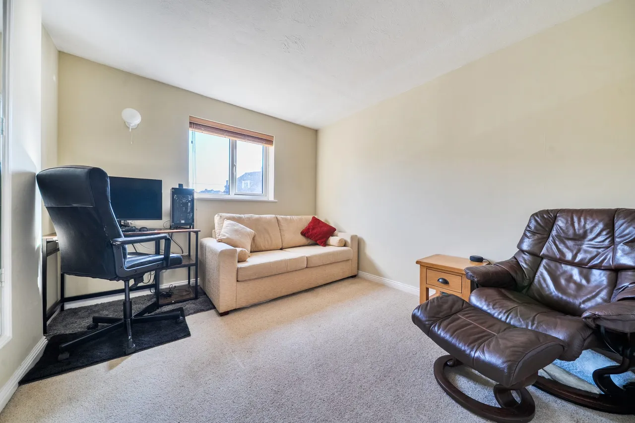 Addison Gardens, Odiham, Hook, RG29 1AS, photo 13
