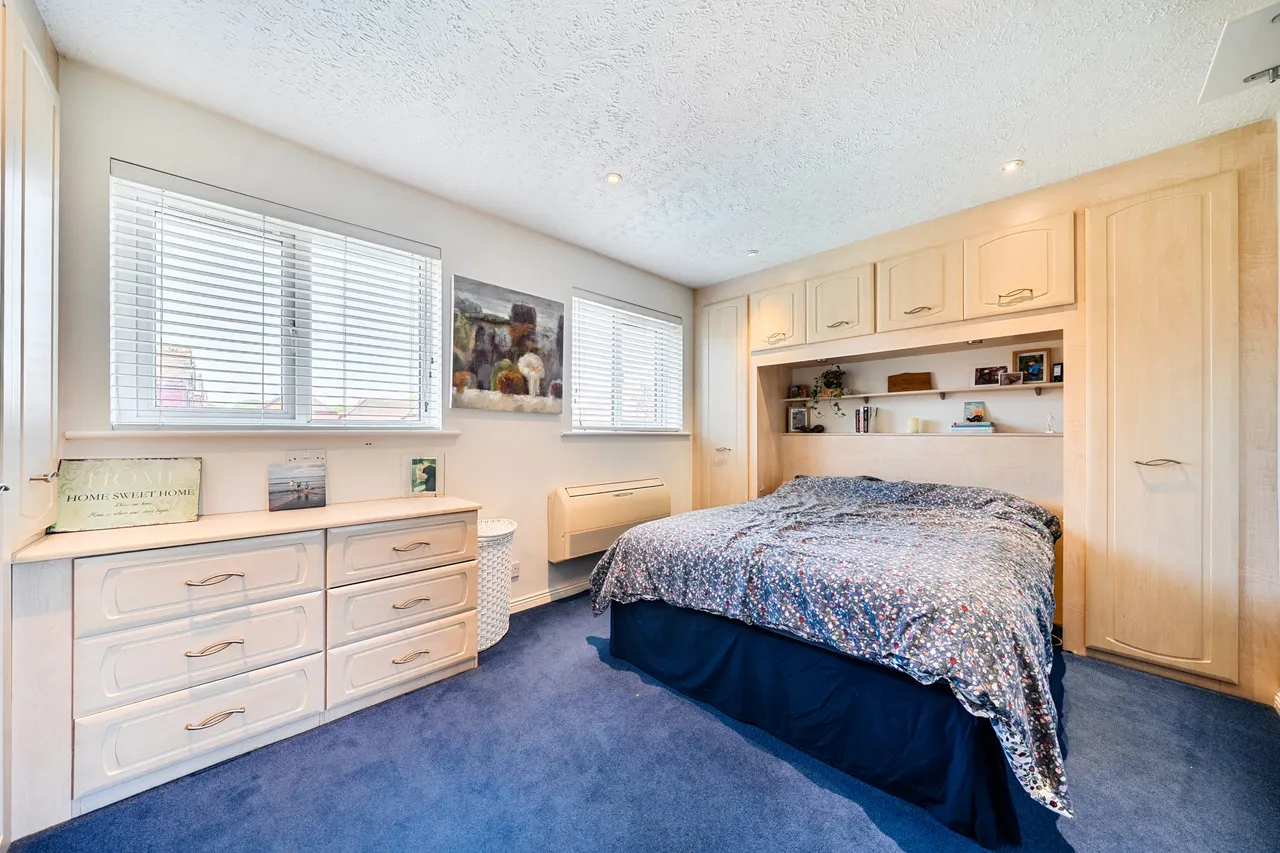 Addison Gardens, Odiham, Hook, RG29 1AS, photo 9