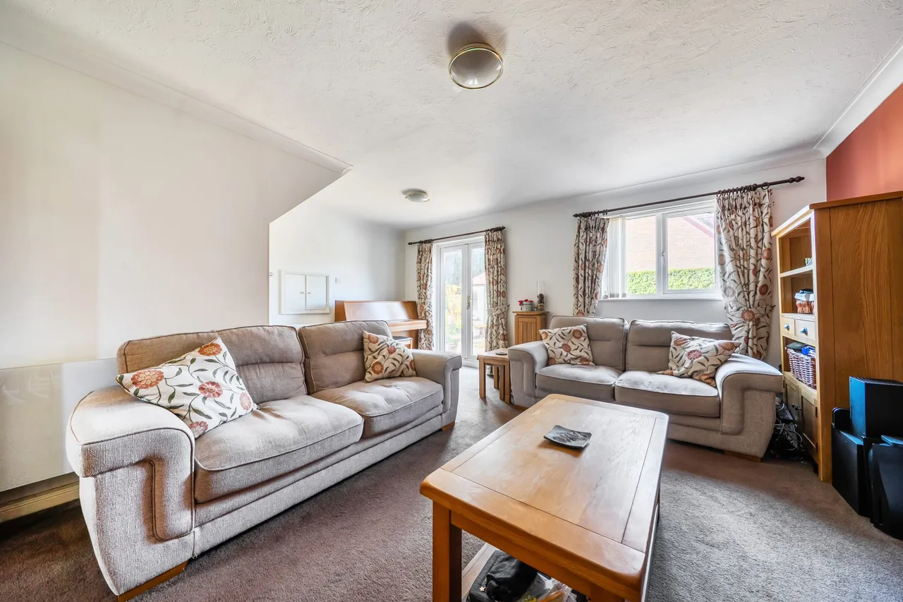 Addison Gardens, Odiham, Hook, RG29 1AS, photo 8