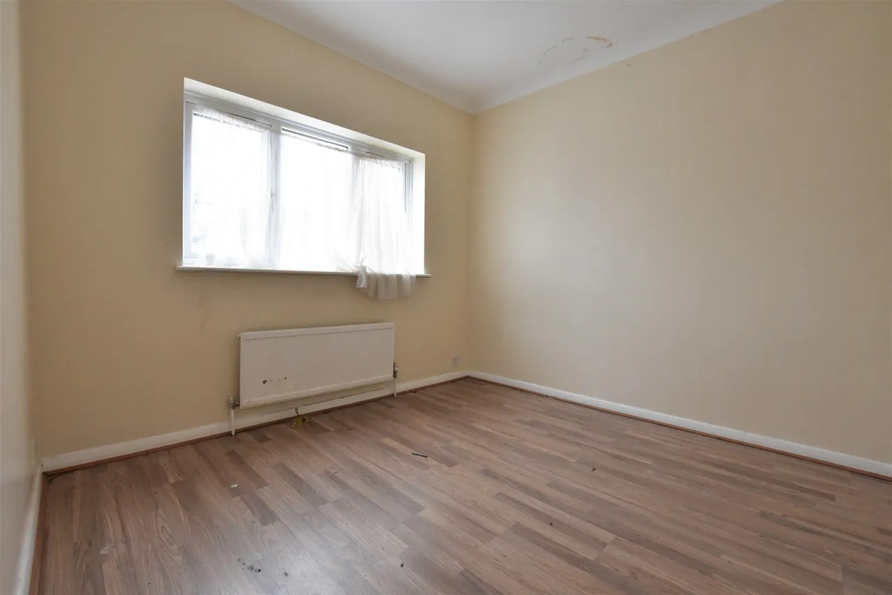 Clayhill Crescent, Mottingham, SE9 4JB, photo 8