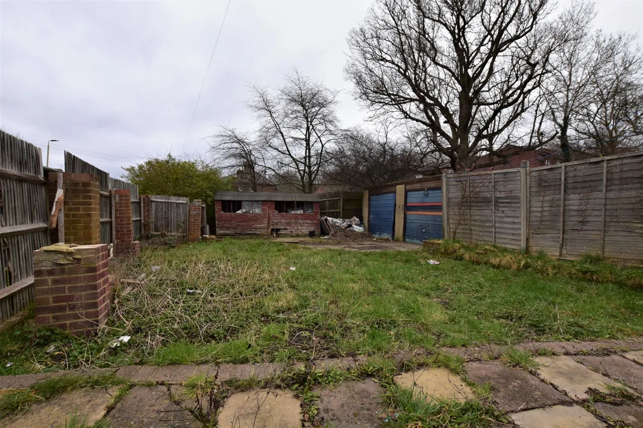 Clayhill Crescent, Mottingham, SE9 4JB, photo 12