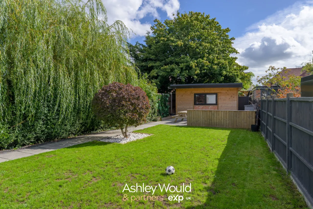 Senneleys Park Road, Birmingham, B31, photo 20