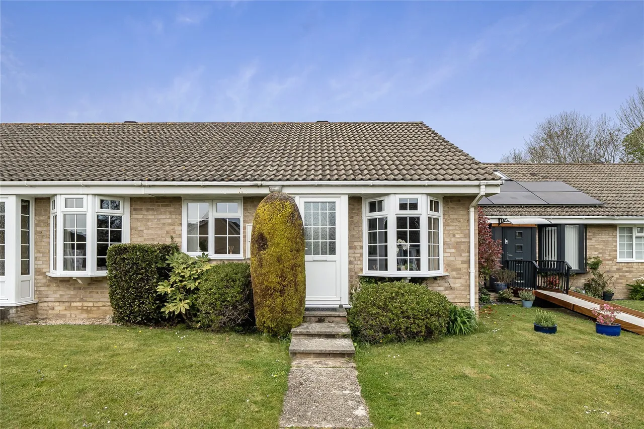 2 bed house to rent — Little Dene Copse, Pennington, Lymington, Hampshire, SO41