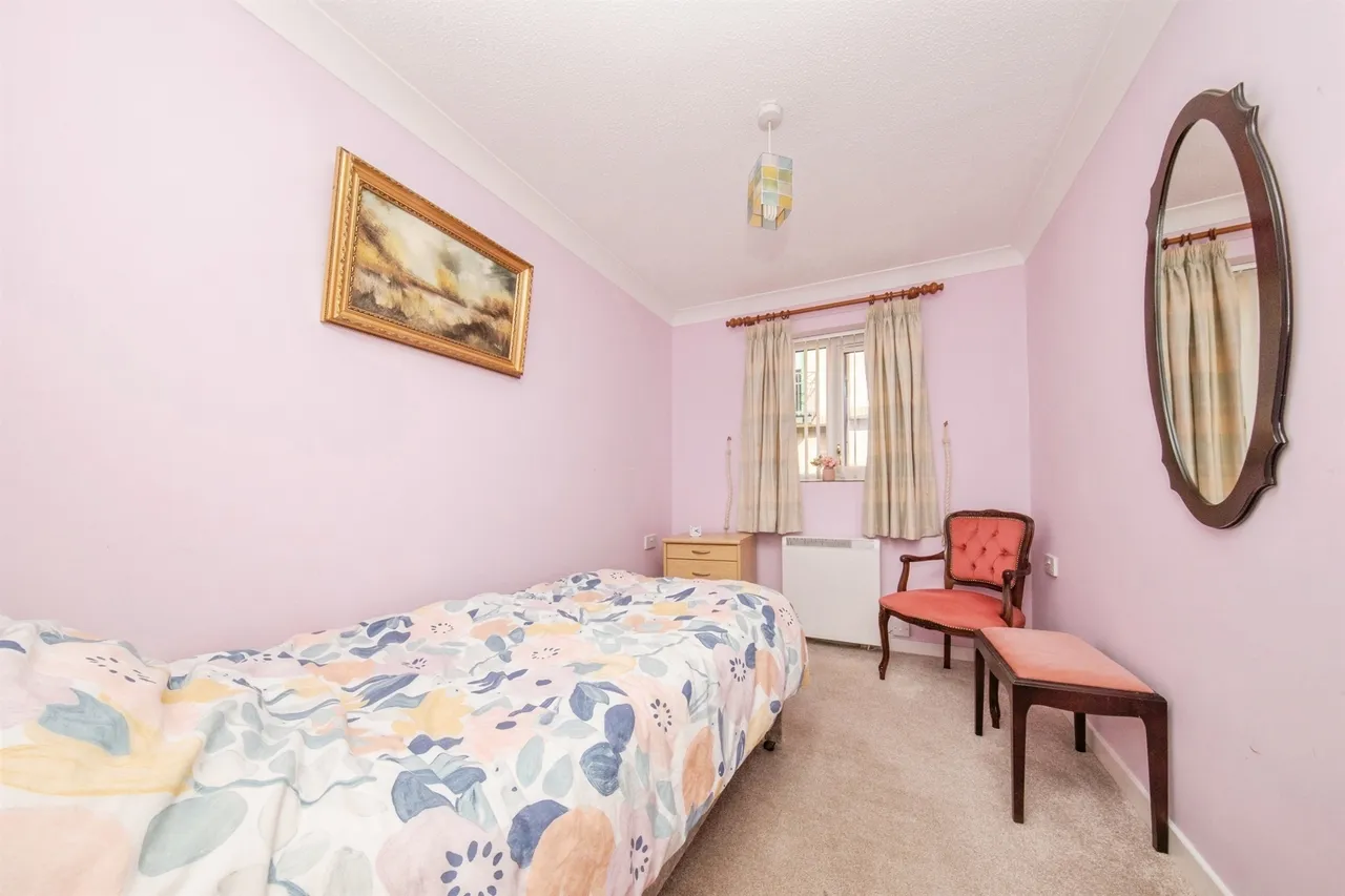 Weavers Court, Sudbury, CO10, photo 7