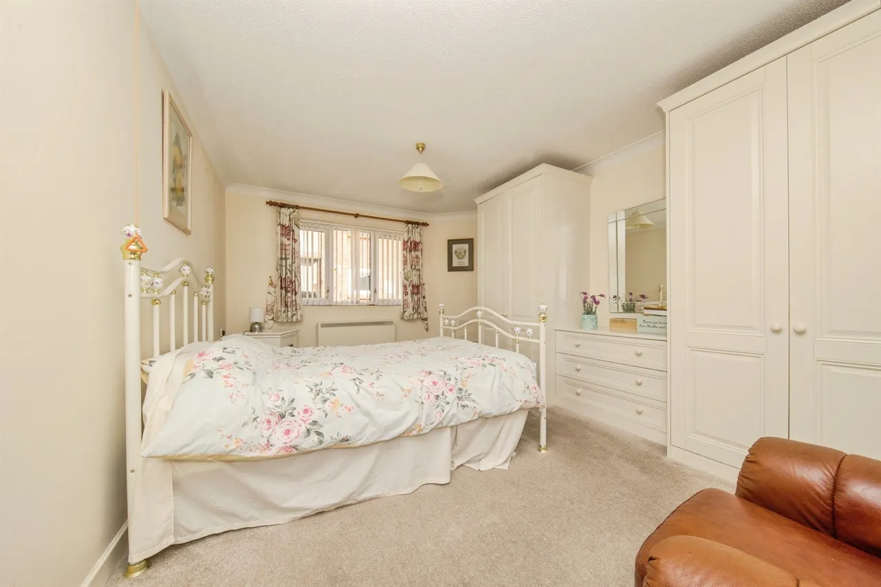 Weavers Court, Sudbury, CO10, photo 4