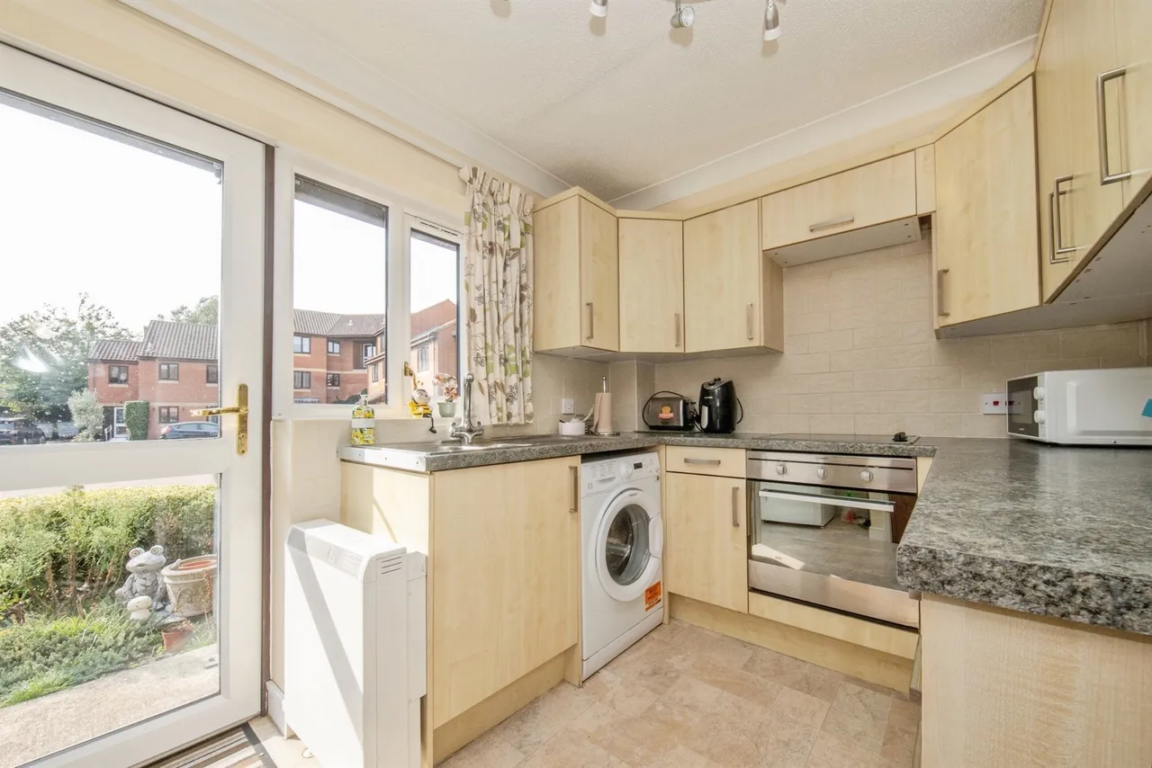 Weavers Court, Sudbury, CO10, photo 3