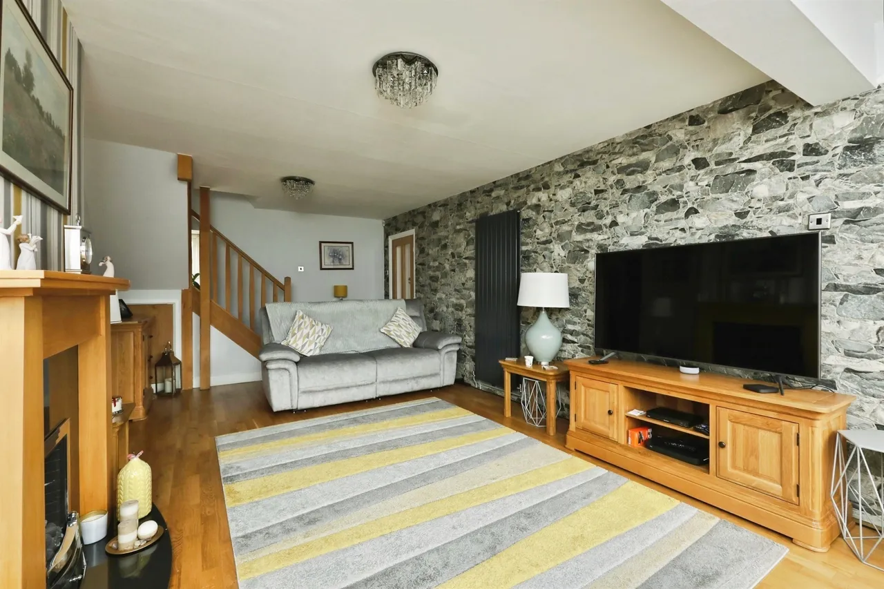 Main Street, North Anston, Sheffield, photo 5