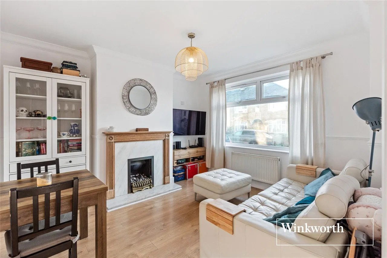 Marlborough Gardens, Whetstone, London, N20, photo 9