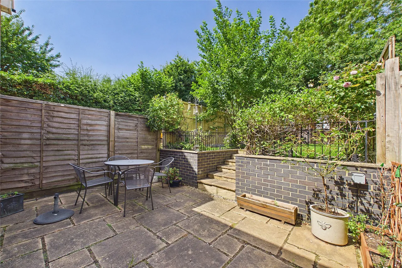 Thorndown Lane, Windlesham, GU20, photo 12