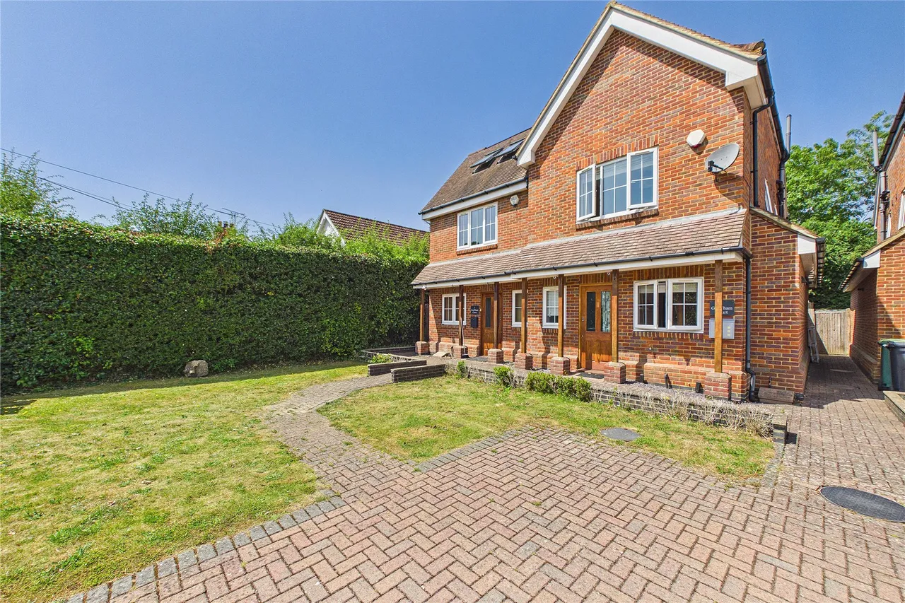 3 bed house for sale, Thorndown Lane, Windlesham, GU20