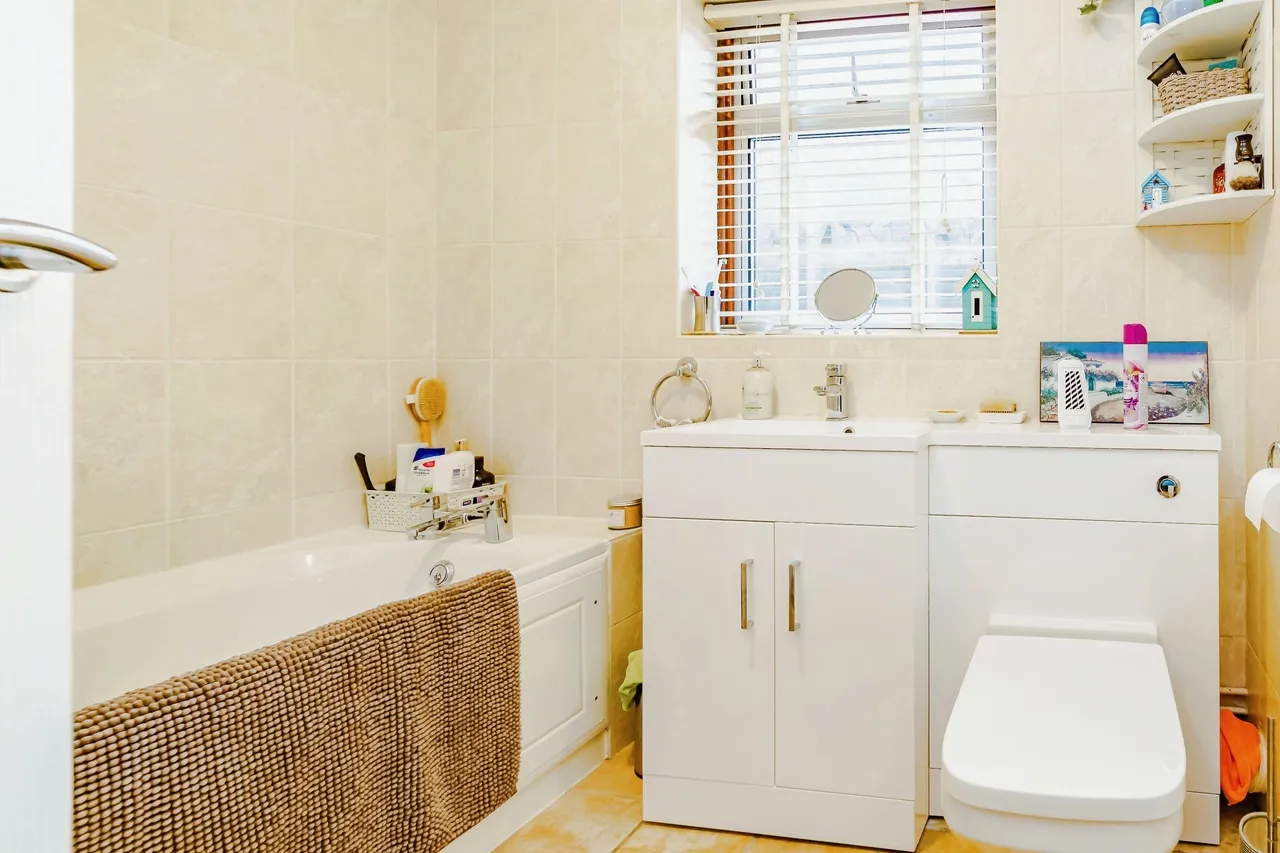 Essendene Road, Caterham, Surrey, CR3, photo 12