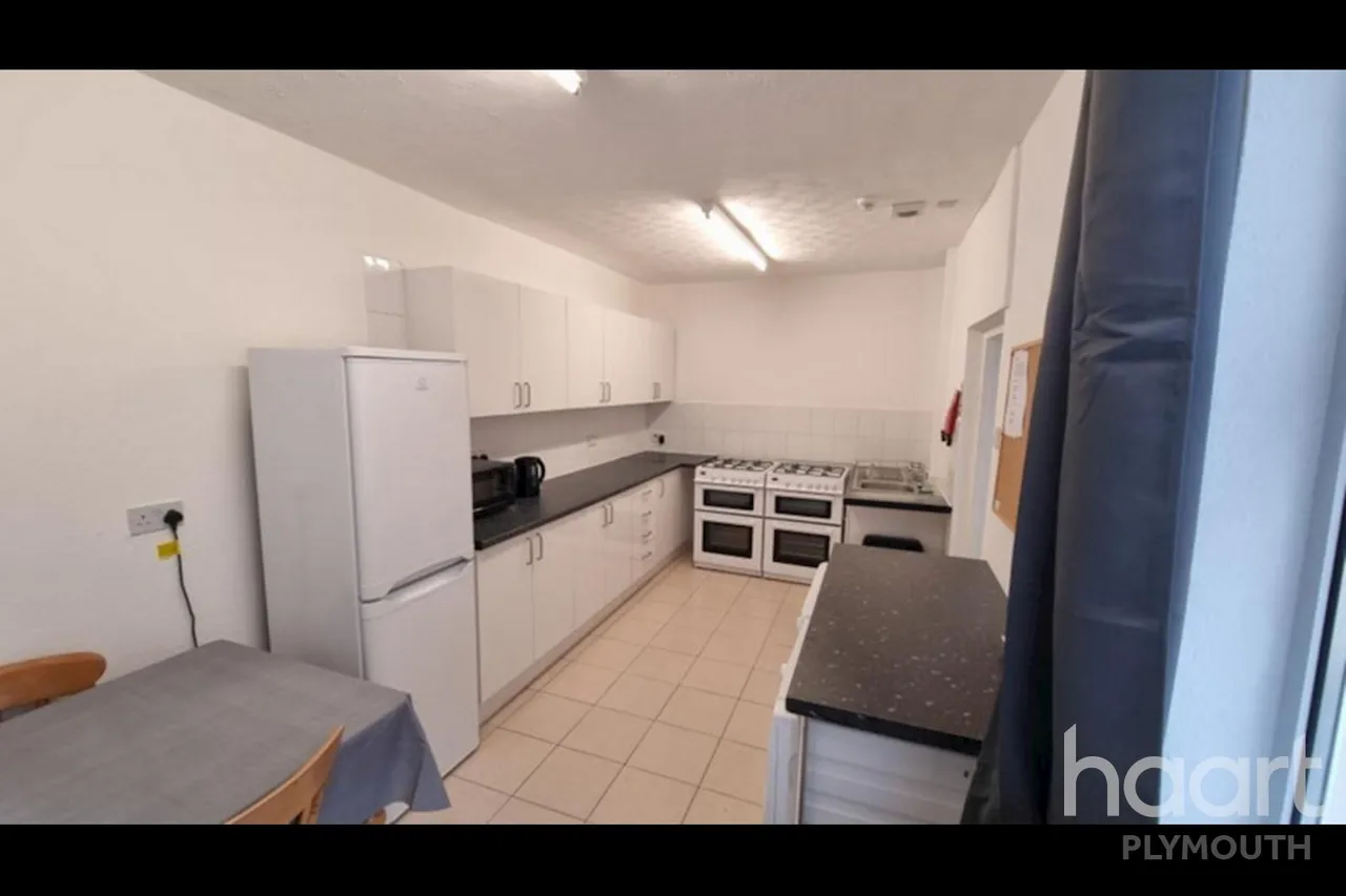 Plymouth, PL4, photo 4