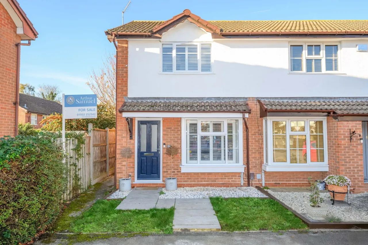 2 bed office for sale — Thorneycroft Close, Walton-on-thames,...