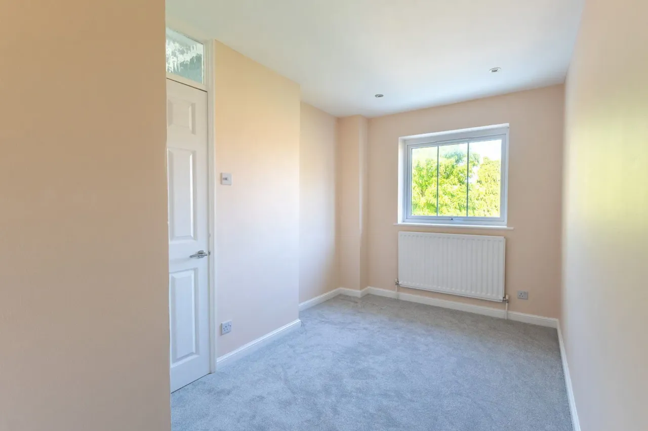 Thorneycroft Close, Walton-on-thames,..., photo 11